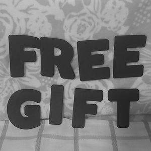 😘FREE GIFT WITH PURCHASE!😘